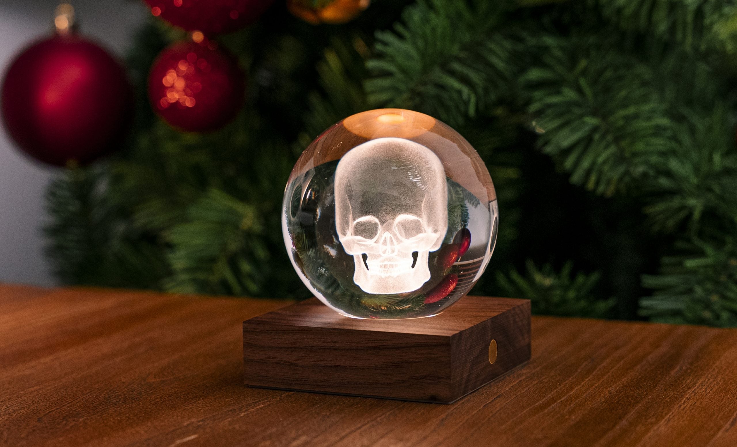 Gingko Designs Amber Crystal Light Paper Weight – Skull – S
