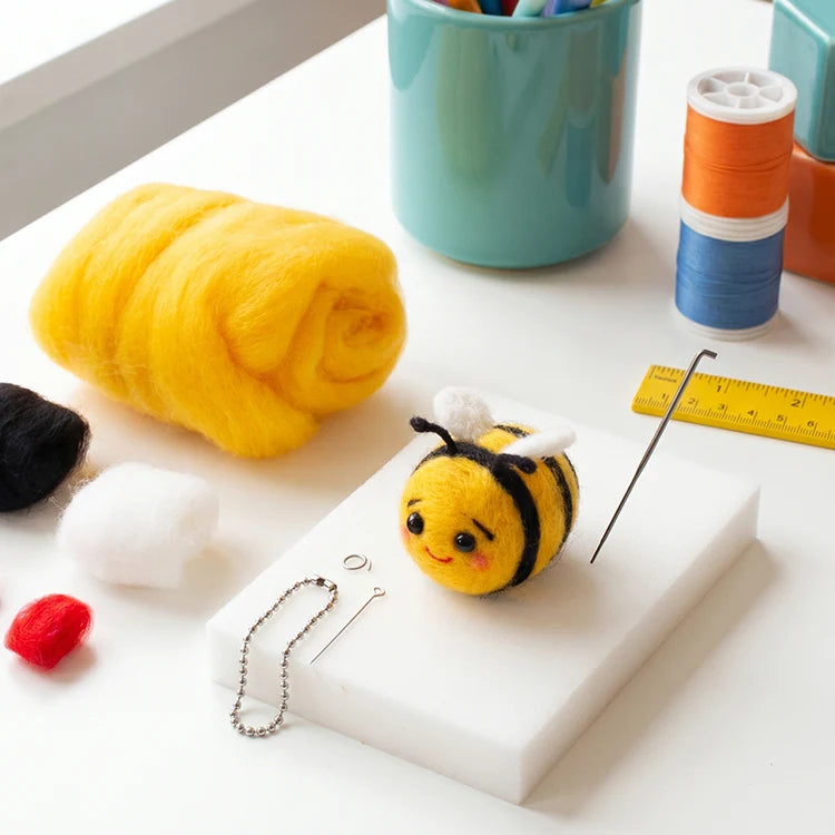 DIY Felting Kit – Bumble Bee