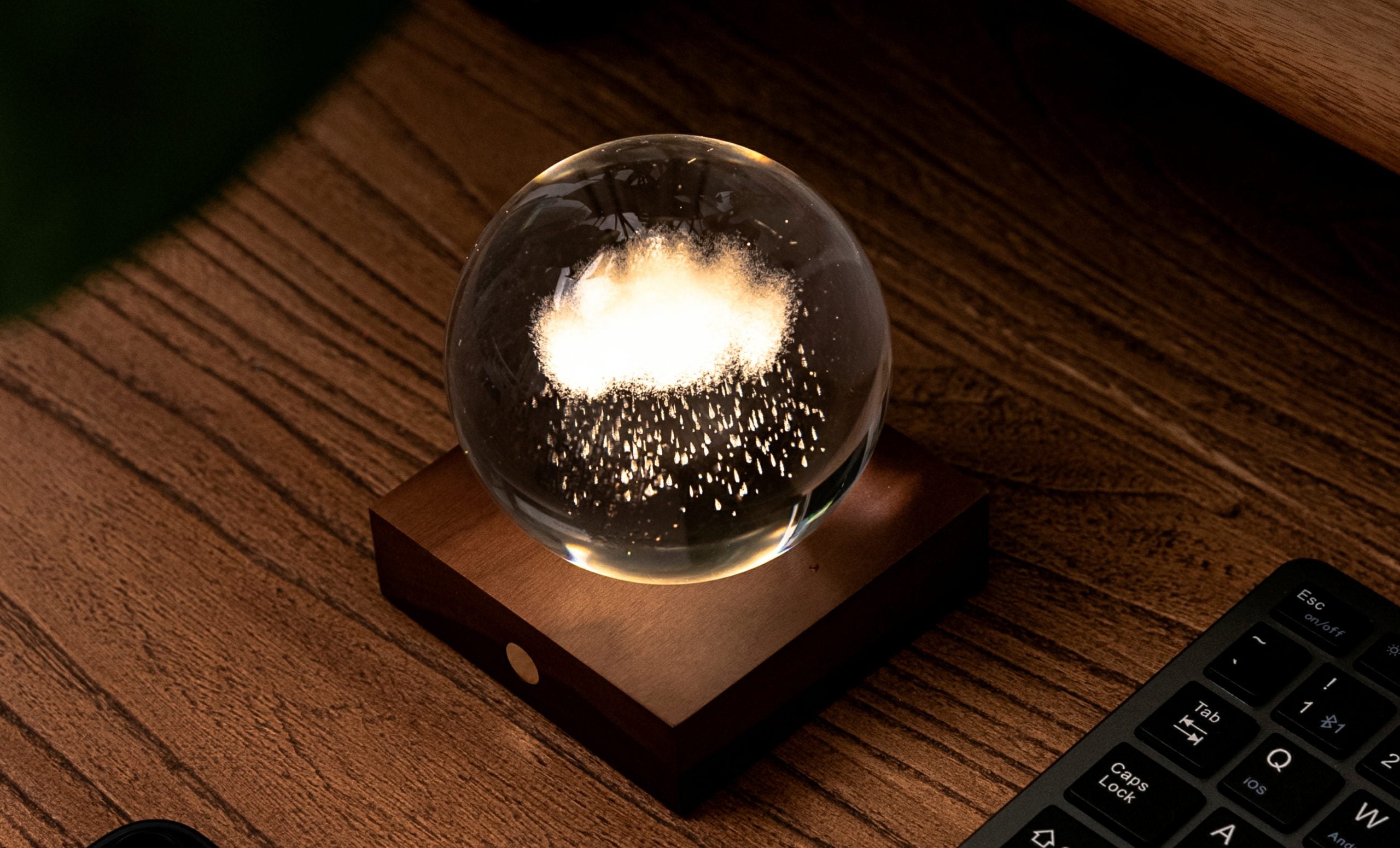 Gingko Designs Amber Crystal Light Paper Weight – Cloud – S