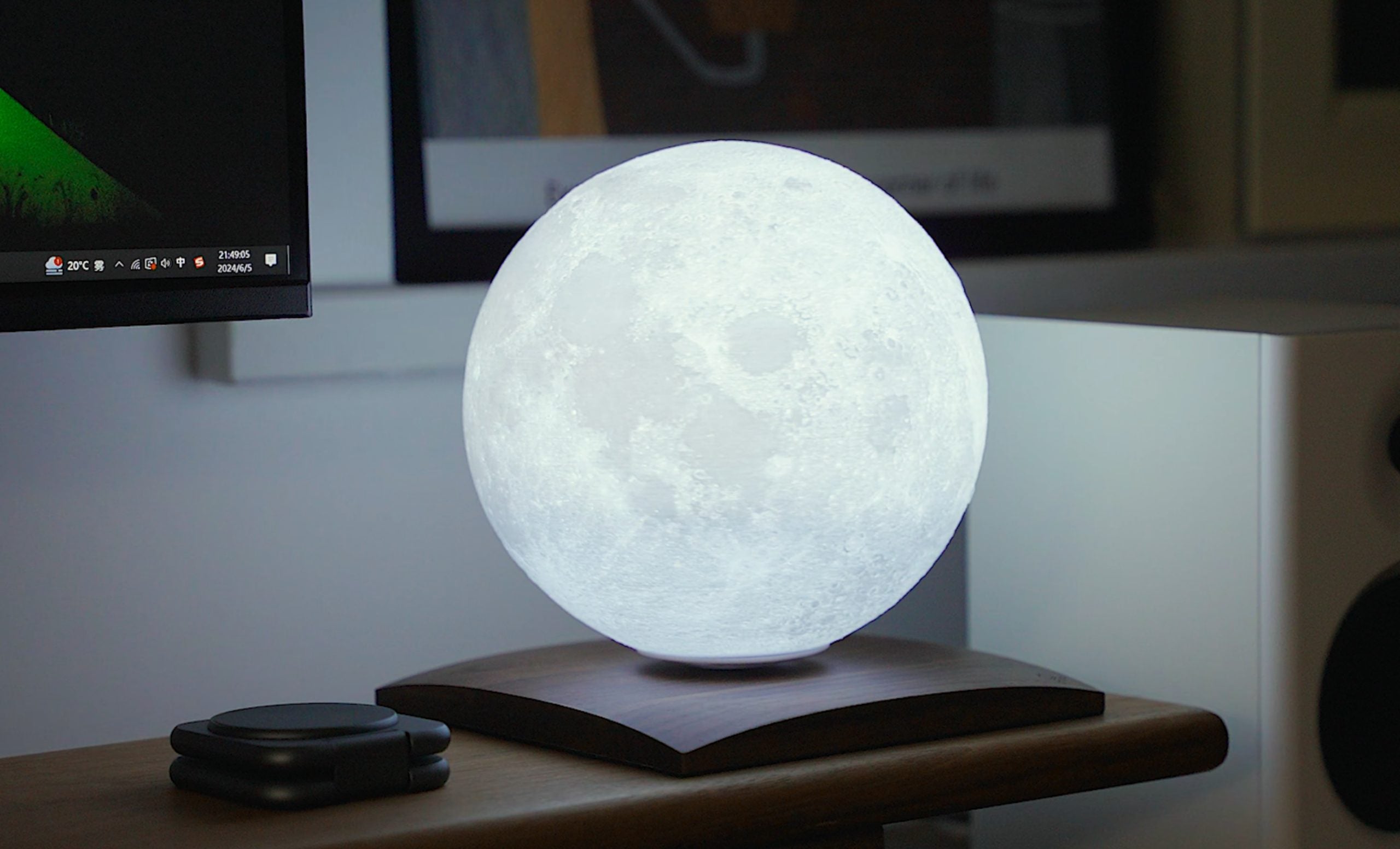 Smart LunaSpin Portable Self -Spinning 3D Printed Moon Lamp – 7"