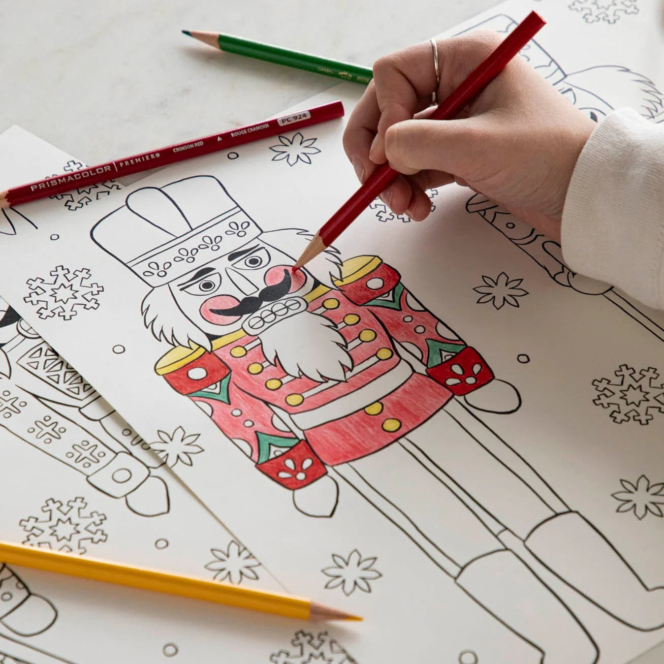 Manteles individuales de papel para colorear troquelados Hester & Cook - Navidad - Paquete de 18