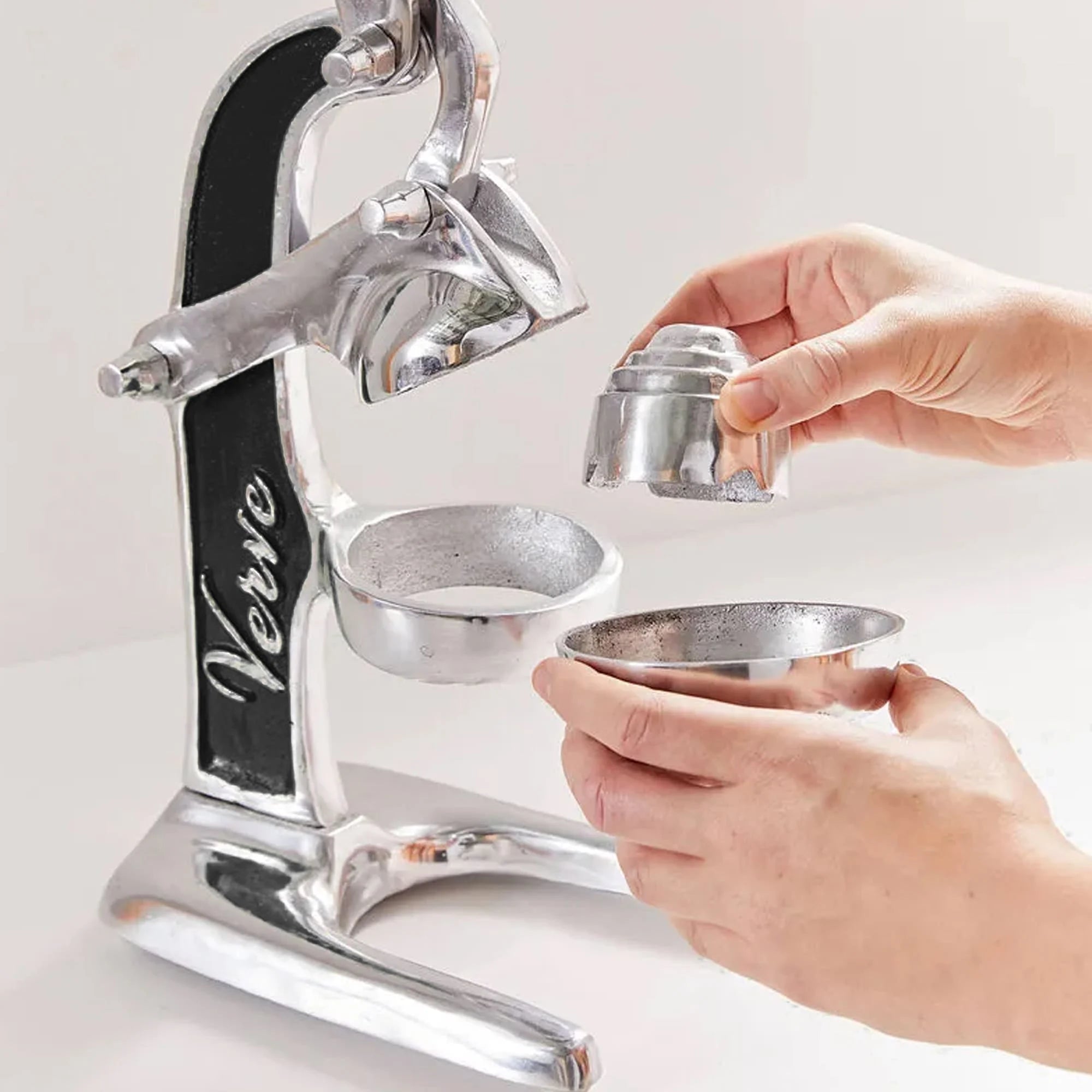 Verve Culture Artisan Manual Citrus Juicer – Small – Black