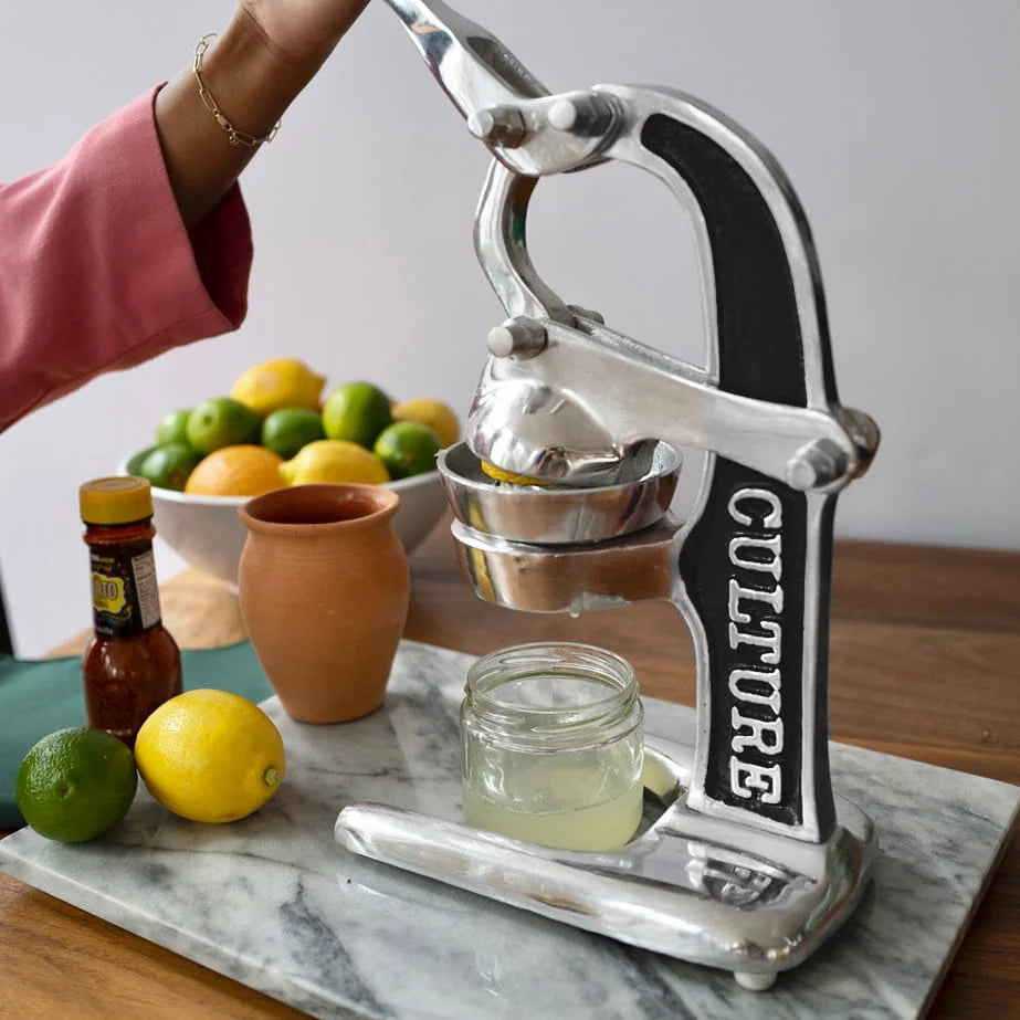 Verve Culture Artisan Manual Citrus Juicer – Small – Black