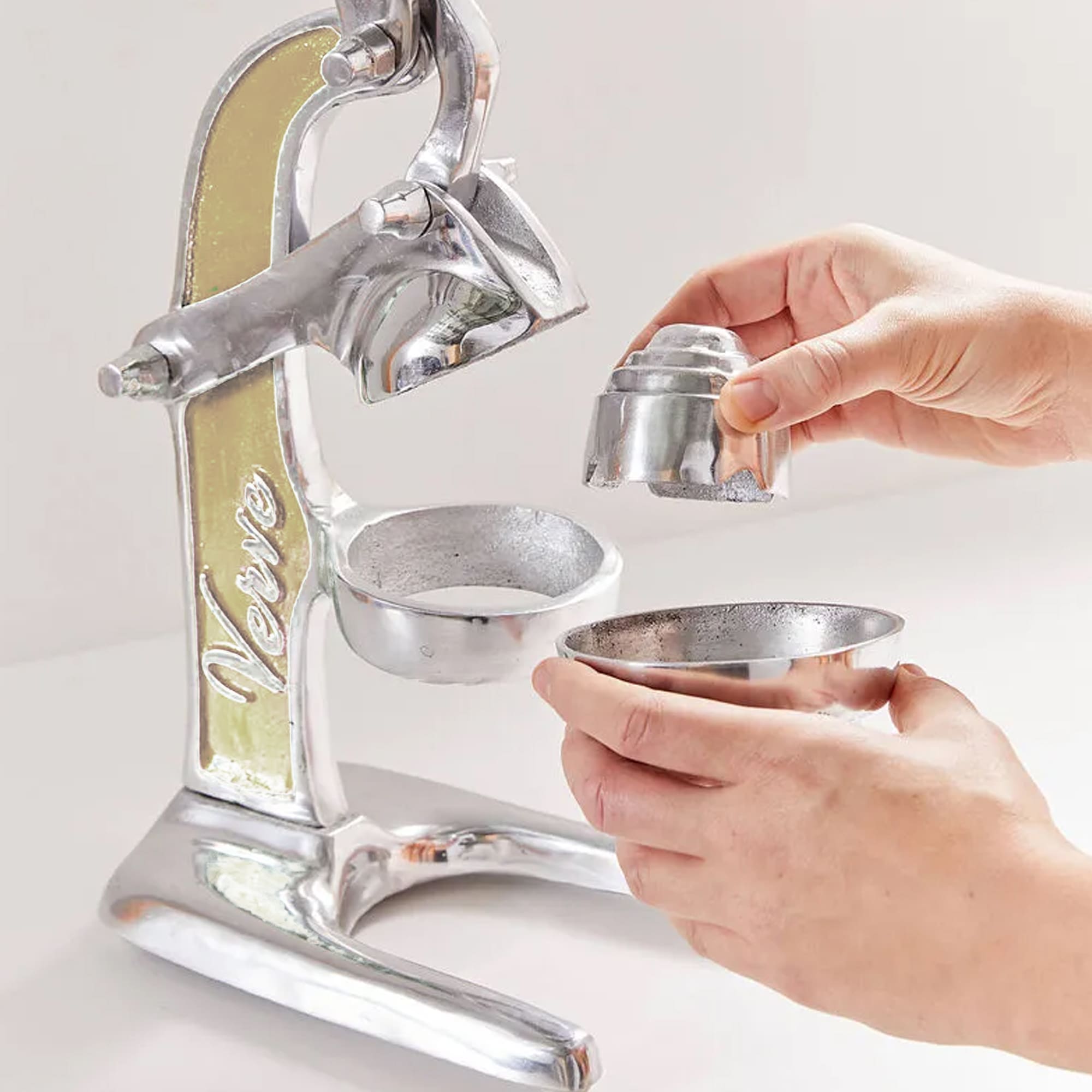 Verve Culture Artisan Manual Citrus Juicer – Small – Gold