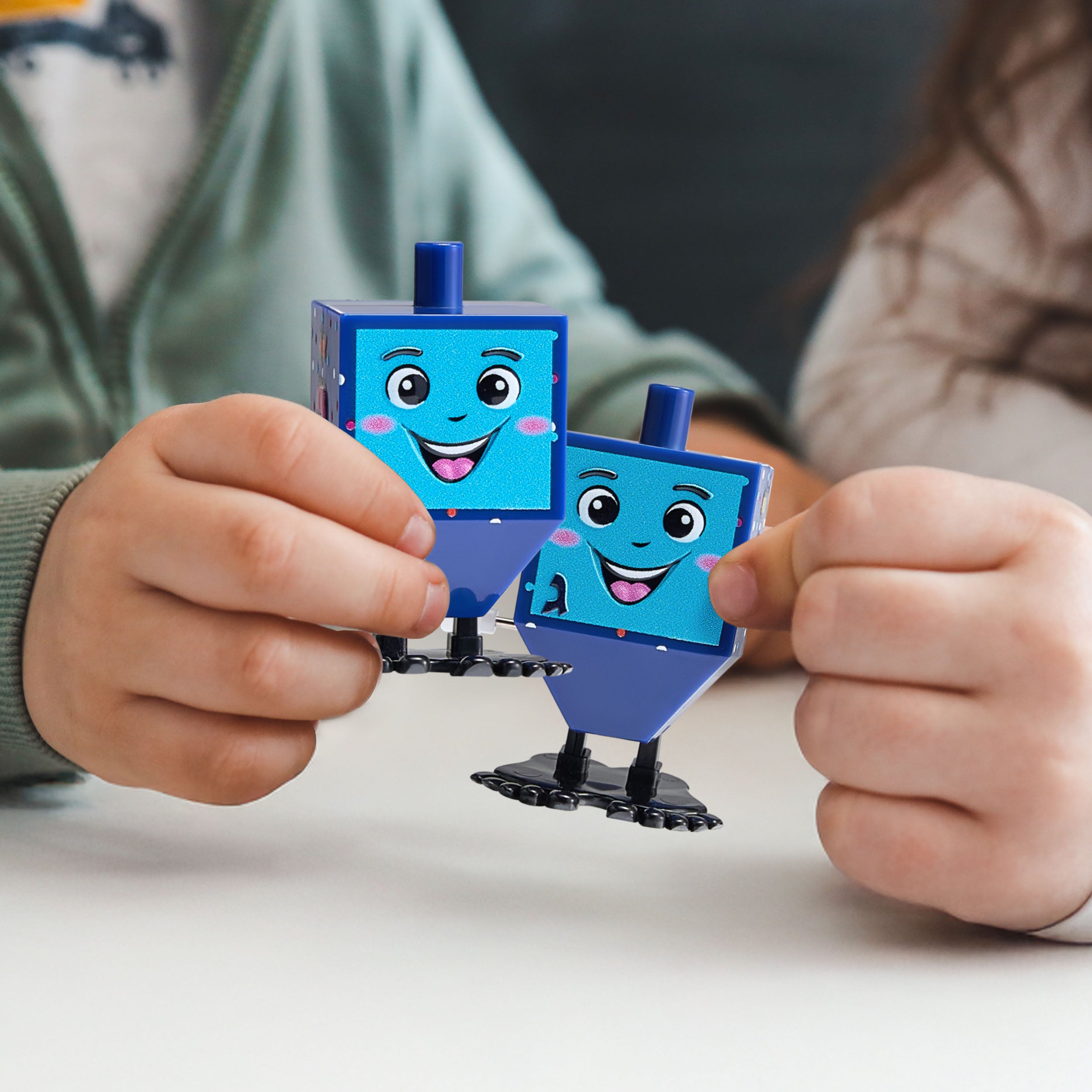 Chanukah Wind Up Jumping Dreidel – 2.5" x 1.25"