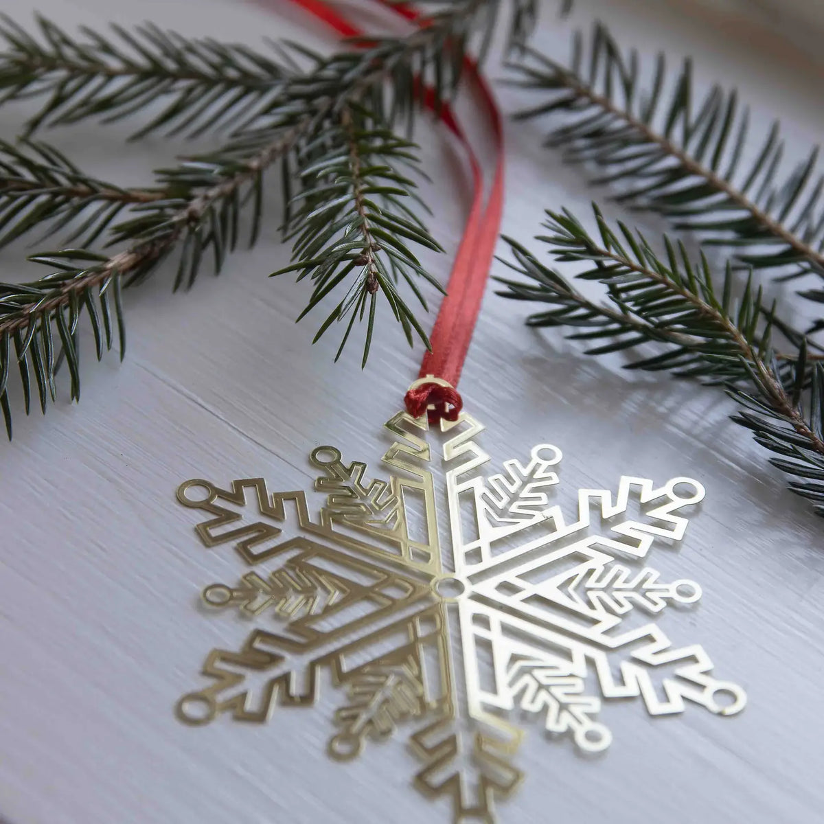 Talla  Metal Hanging Decoration – Cold Snowstar – 4.1" x 3"