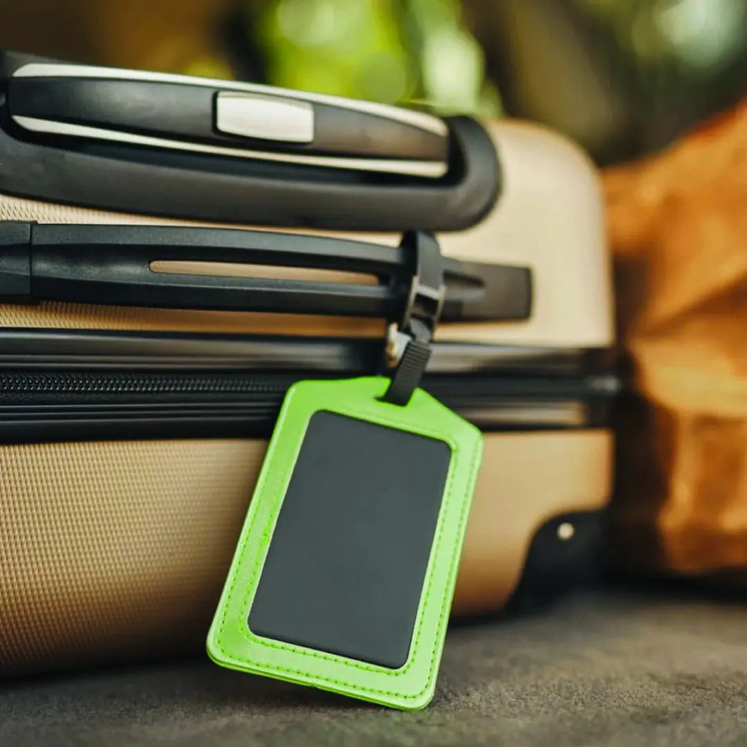 GPS Card Tracker Locates Your Belongings Using Apple Find My Network