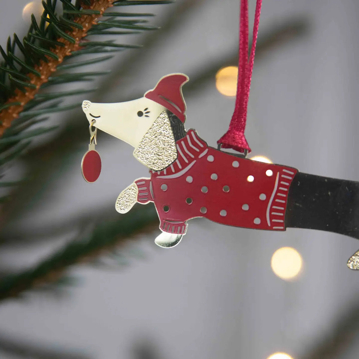 Talla  Metal Hanging Decoration – Jolly Dog – 3.1" x 3"