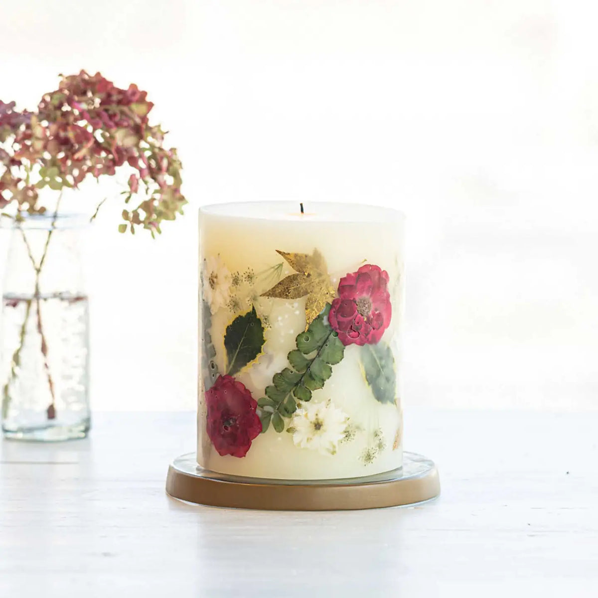 Rosy Rings Accent Botanical Candle - 4.5" x 5.5" – Winterberry Frost