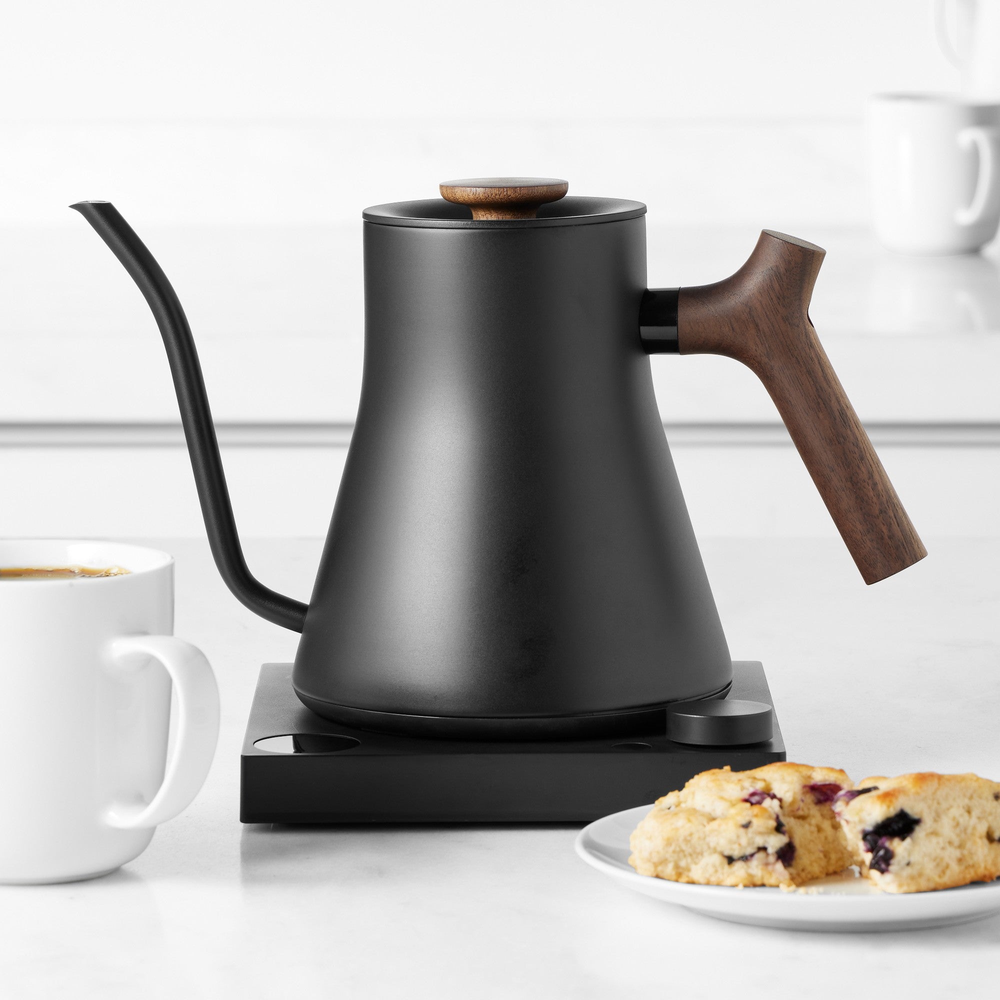 Fellow Stagg EKG Pro Electric Pour-Over Kettle – Matte Black – S