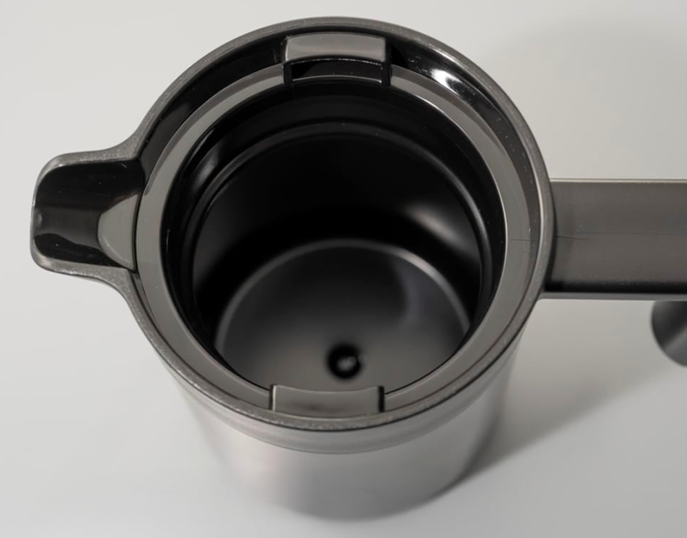 Hario Thermal Server with Ceramic Coating – 27oz. – Black