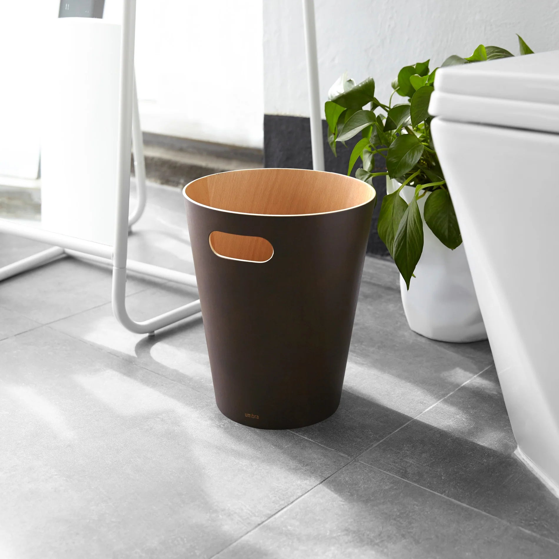 Umbra Woodrow Waste Can – Espresso