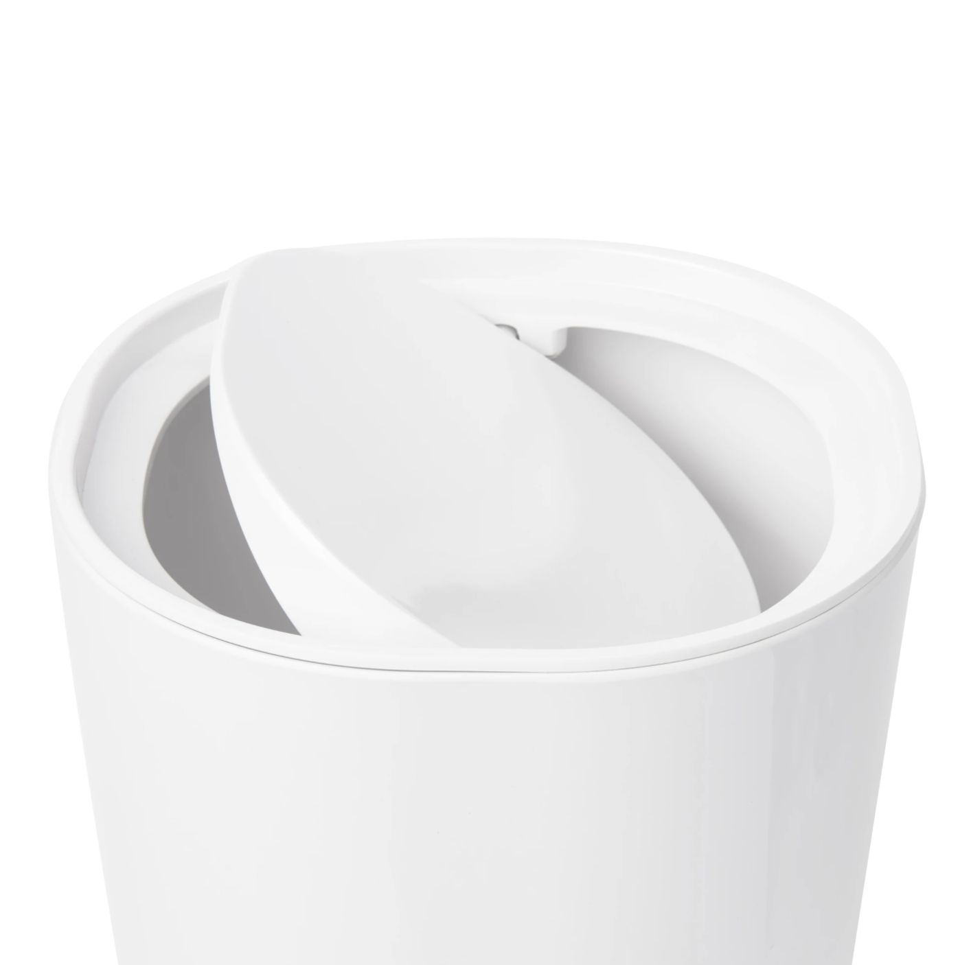 Umbra Covered Waste Can – 1.7 Gallon – White