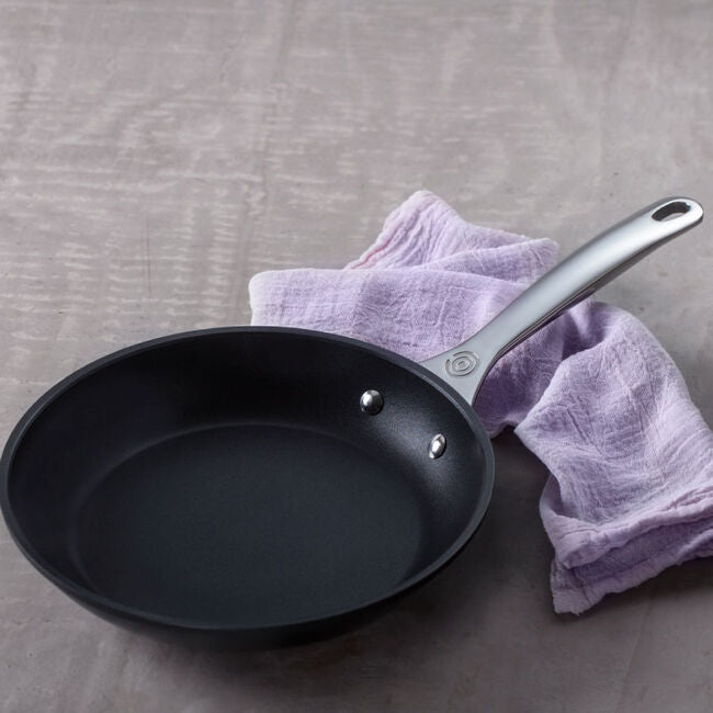 Le Creuset Toughened Nonstick PRO Fry Pan, 8, Black